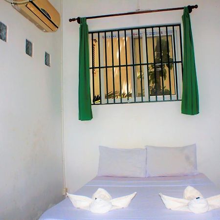 Garden Guest House Phnom Penh Esterno foto